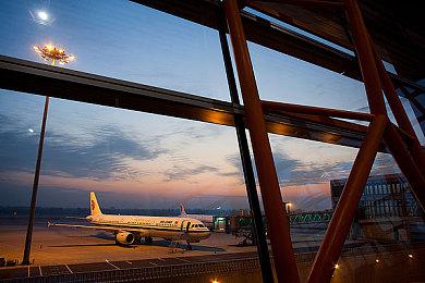 《最后的低语》Steam抢先体验 合作僵尸战斗生存